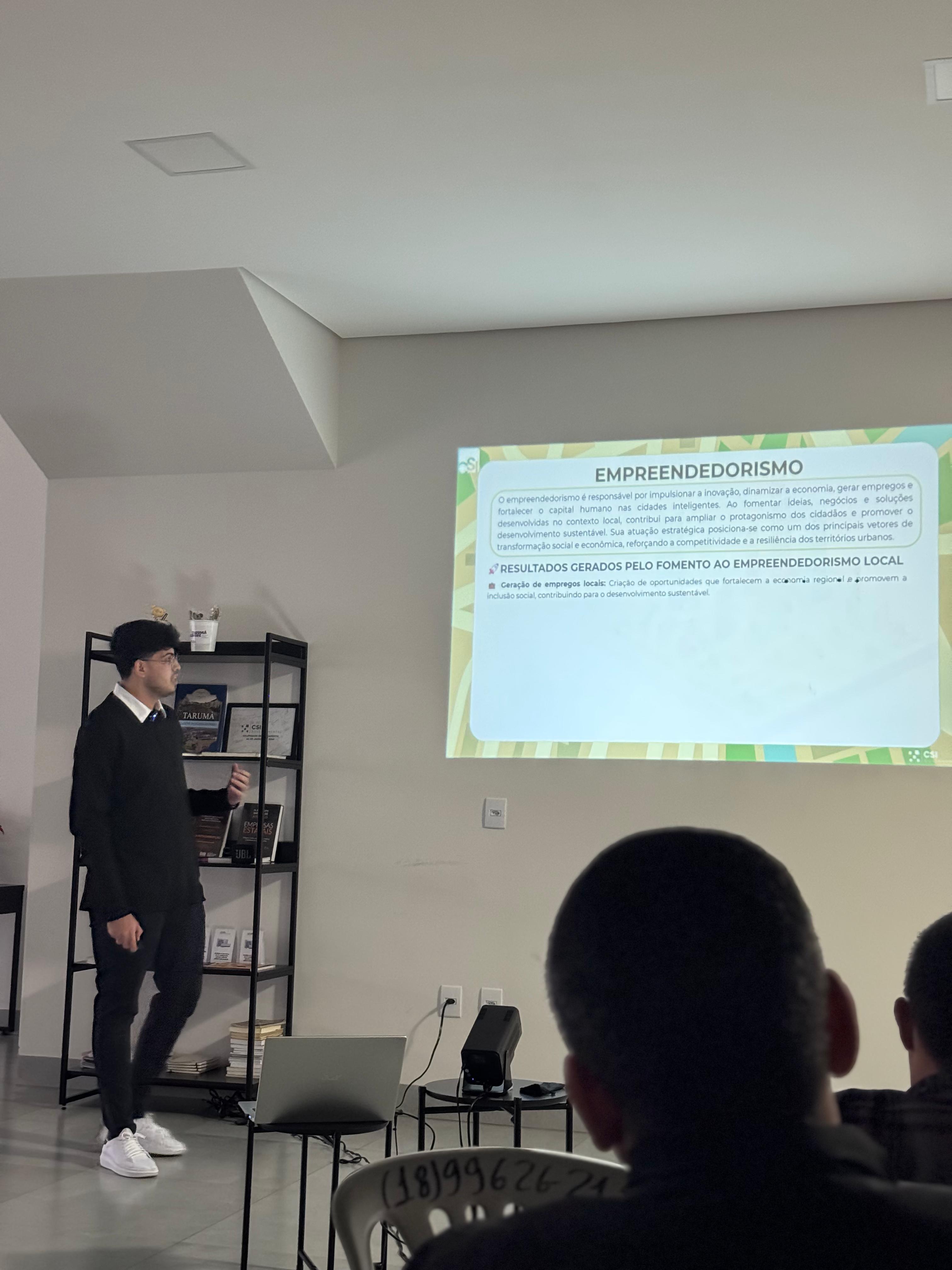 "GOVERNANÇA INSPIRADORA - CAPITAL HUMANO: ALICERCE DAS CIDADES INTELIGENTES" FOI UM SUCESSO"